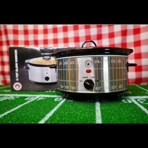 Chefs counter football field theme crockpot slow cooker new super bowl games